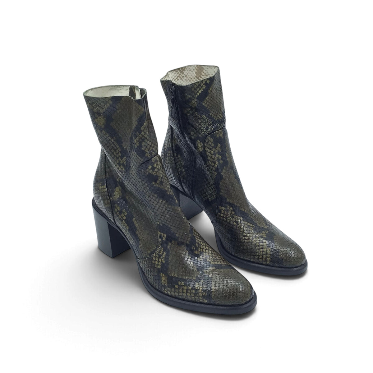 Strategia A6099 Python Kaki